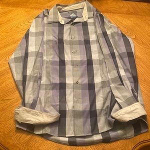 ‼️ Mens Van Heusen Button Down, size Large (Slim Fit) Grey/ Blue stripes ‼️